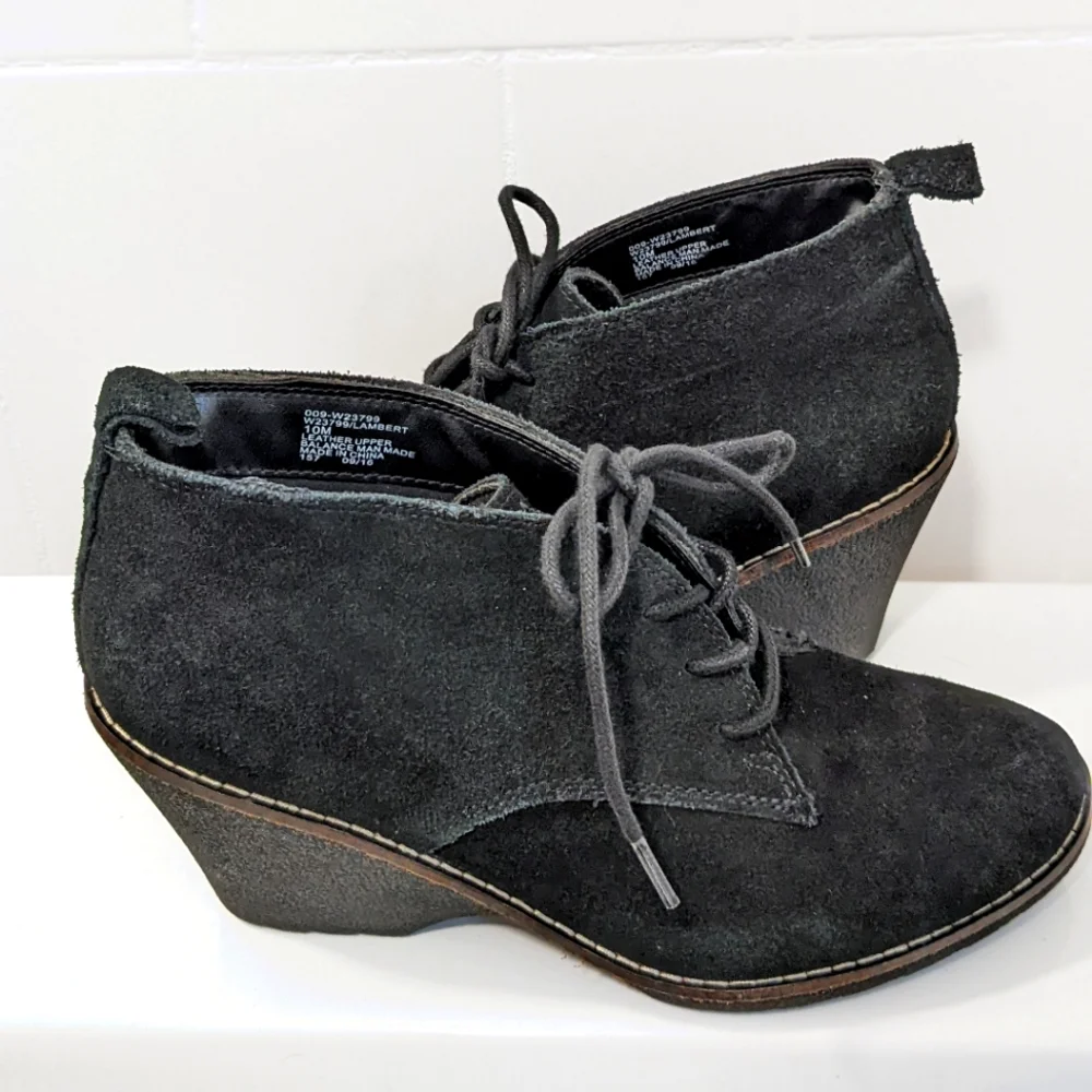 White mountain suede wedges - Picture 1 of 15